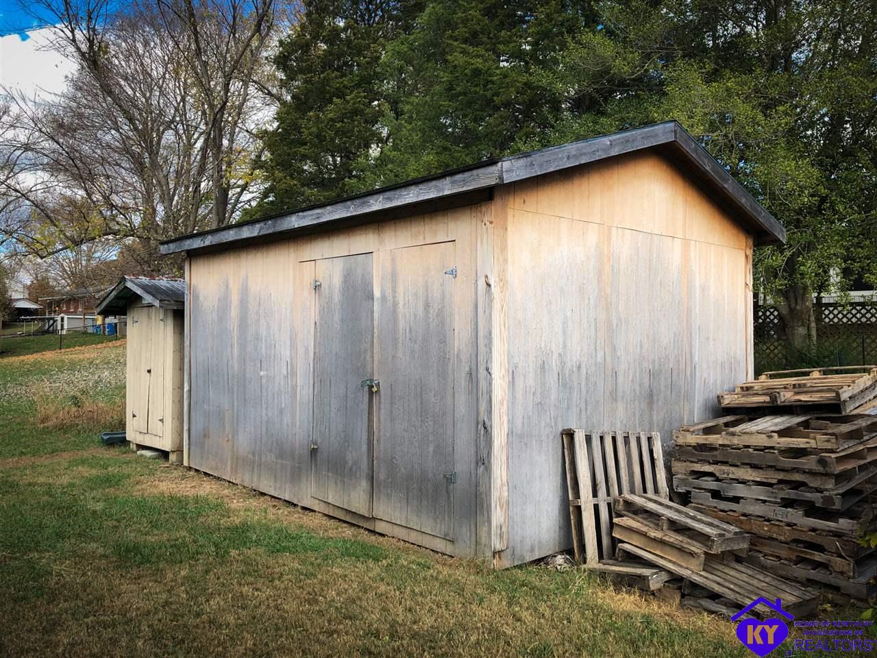 Listing Picture 101 W Locust Street Greensburg, KY 42743 MLS HK10054550