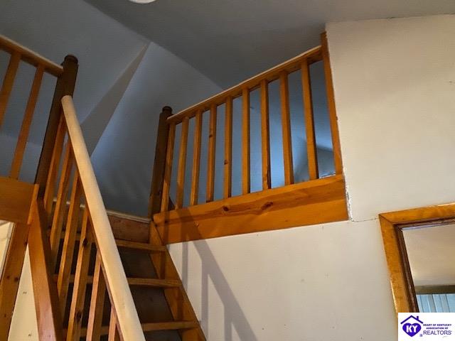 Listing Picture 122 Lawrence Lane McDaniels, KY 40152 MLS HK10050737