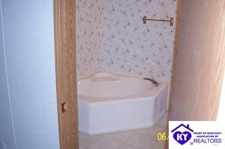 Listing Picture 1900 Tanner Road Hodgenville, KY 42748 MLS HK9991667