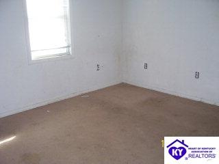 Listing Picture 4217 Lees Lane Louisville, KY 40216 MLS HK9994094