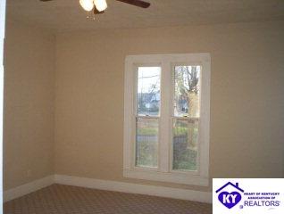 Listing Picture 319 High Street Vine Grove, KY 40175 MLS HK9993931