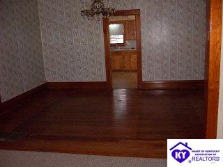 Listing Picture 312 E Columbia Avenue Greensburg, KY 42743 MLS HK9994198