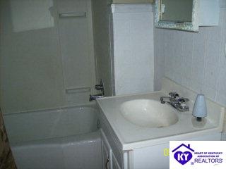 Listing Picture 219 High Street Hodgenville, KY 42748 MLS HK9996188