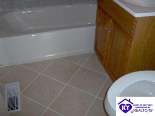 Listing Picture 413 Village Drive Elizabethtown, KY 42701 MLS HK9996430