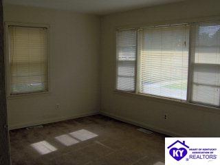 Listing Picture 413 Village Drive Elizabethtown, KY 42701 MLS HK9996430