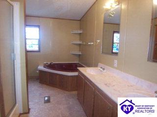 Listing Picture 500 Robbins Drive Vine Grove, KY 40175 MLS HK9996314