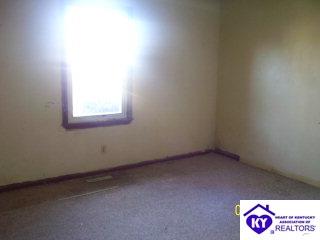 Listing Picture 76 Jefferson Place Bardstown, KY 40004 MLS HK9996711