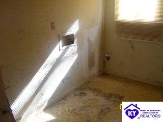 Listing Picture 76 Jefferson Place Bardstown, KY 40004 MLS HK9996711