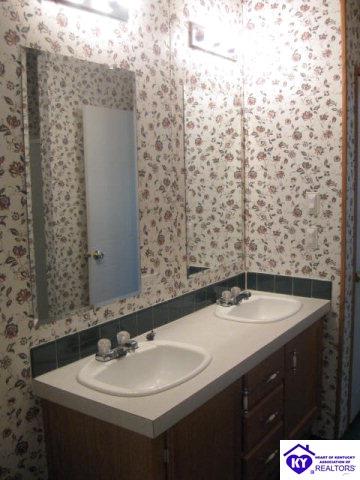 Listing Picture 1080 Viers Lane Vine Grove, KY 40175 MLS HK9997679