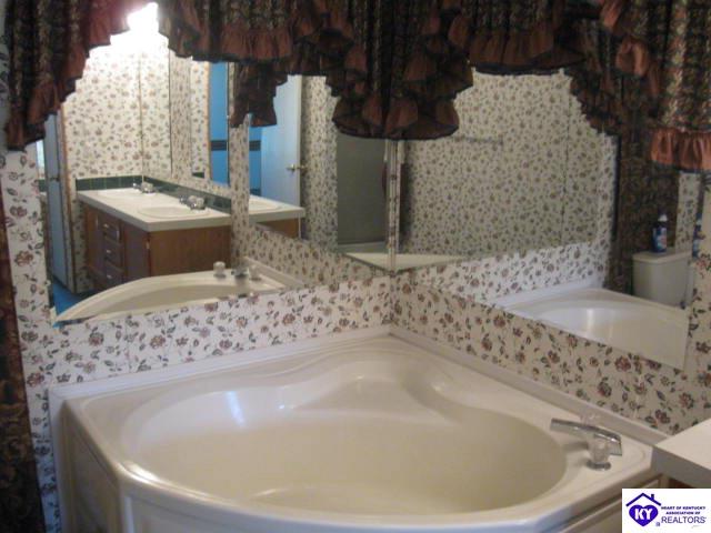 Listing Picture 1080 Viers Lane Vine Grove, KY 40175 MLS HK9997679