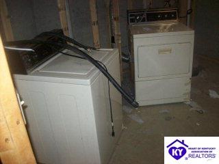 Listing Picture 125 Ashley Court Louisville, KY 40229 MLS HK9997644