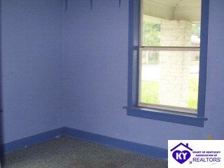 Listing Picture 1445 Oakwood Circle Louisville, KY 40214 MLS HK9997894