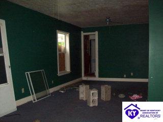 Listing Picture 1445 Oakwood Circle Louisville, KY 40214 MLS HK9997894