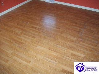 Listing Picture 4002 Dixie Avenue Bardstown, KY 40004 MLS HK9997662