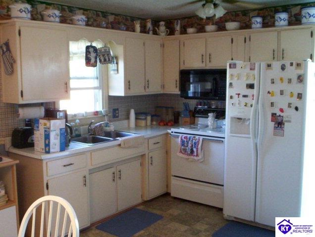 Listing Picture 2820 Hodgenville Road Elizabethtown, KY 42701 MLS HK9998074