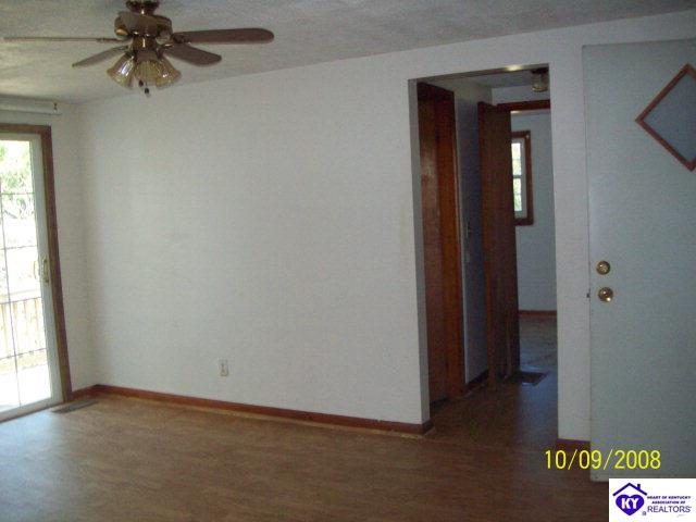 Listing Picture 509 County Barn Road Munfordville, KY 42765 MLS HK9998166