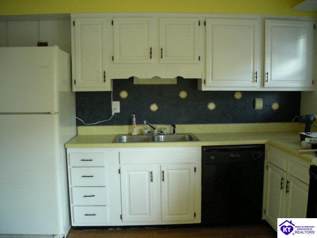 Listing Picture 1029 Greenway Drive Elizabethtown, KY 42701 MLS HK9998252