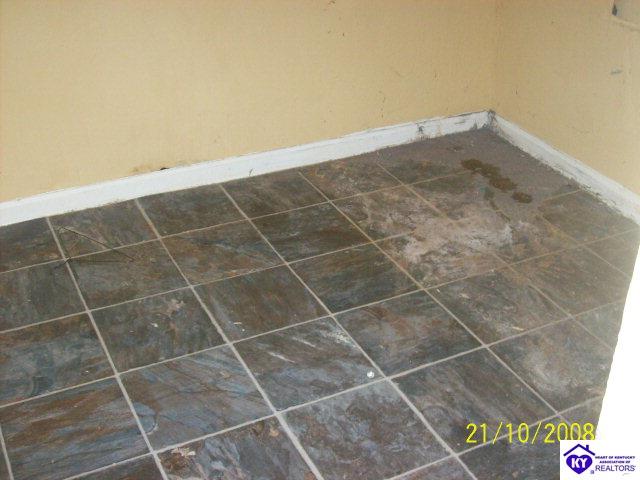 Listing Picture 303 Wildwood Way Campbellsville, KY 42718 MLS HK9998383