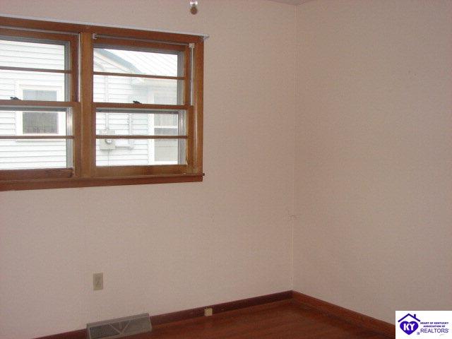 Listing Picture 567 Kirkpatrick Avenue Hodgenville, KY 42748 MLS HK9998940