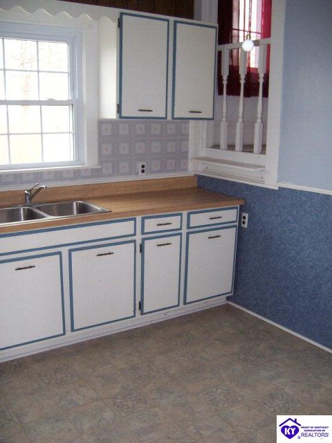 Listing Picture 212 S Woodlawn Avenue Irvington, KY 40146 MLS HK9999726