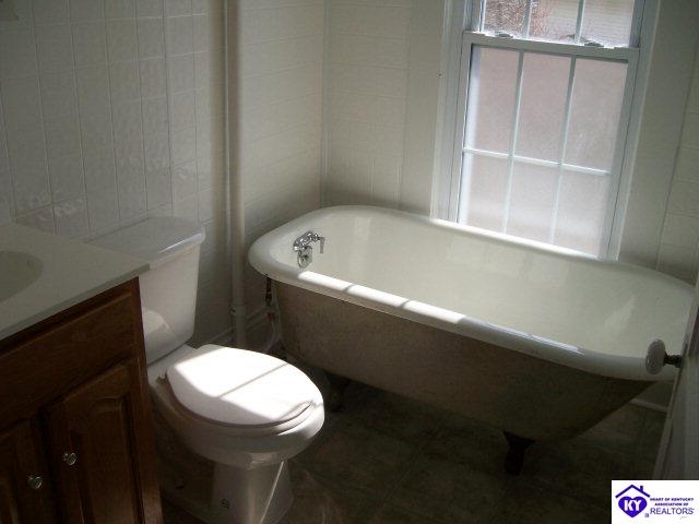 Listing Picture 212 S Woodlawn Avenue Irvington, KY 40146 MLS HK9999726