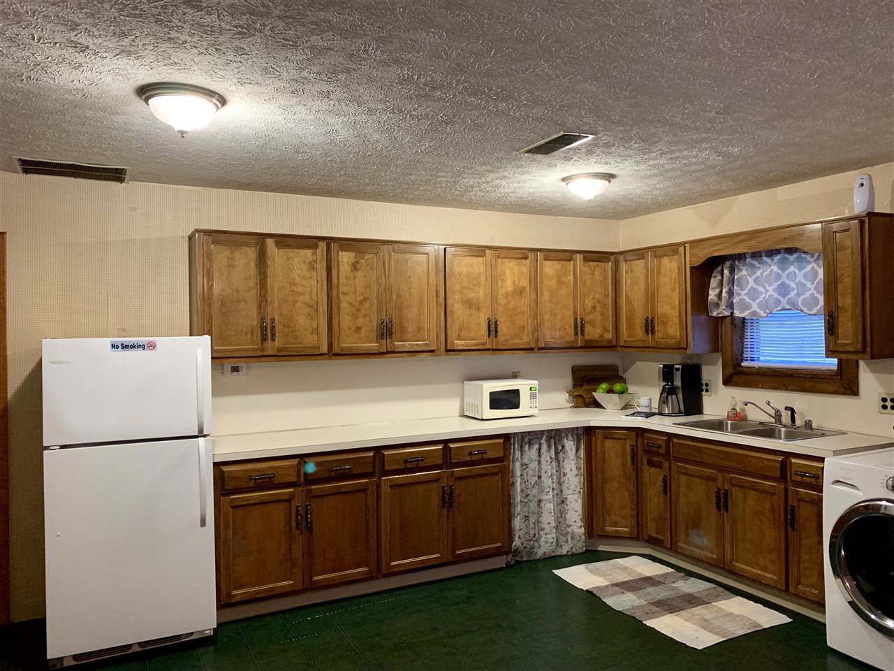 Listing Picture 37 Lake Forrest Drive Campbellsville, KY 42718 MLS HK10049601