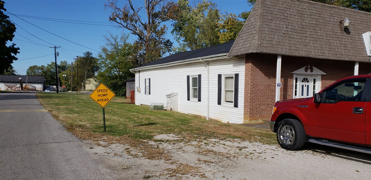 Listing Picture 107 College Street Hodgenville, KY 42748 MLS HK10046418