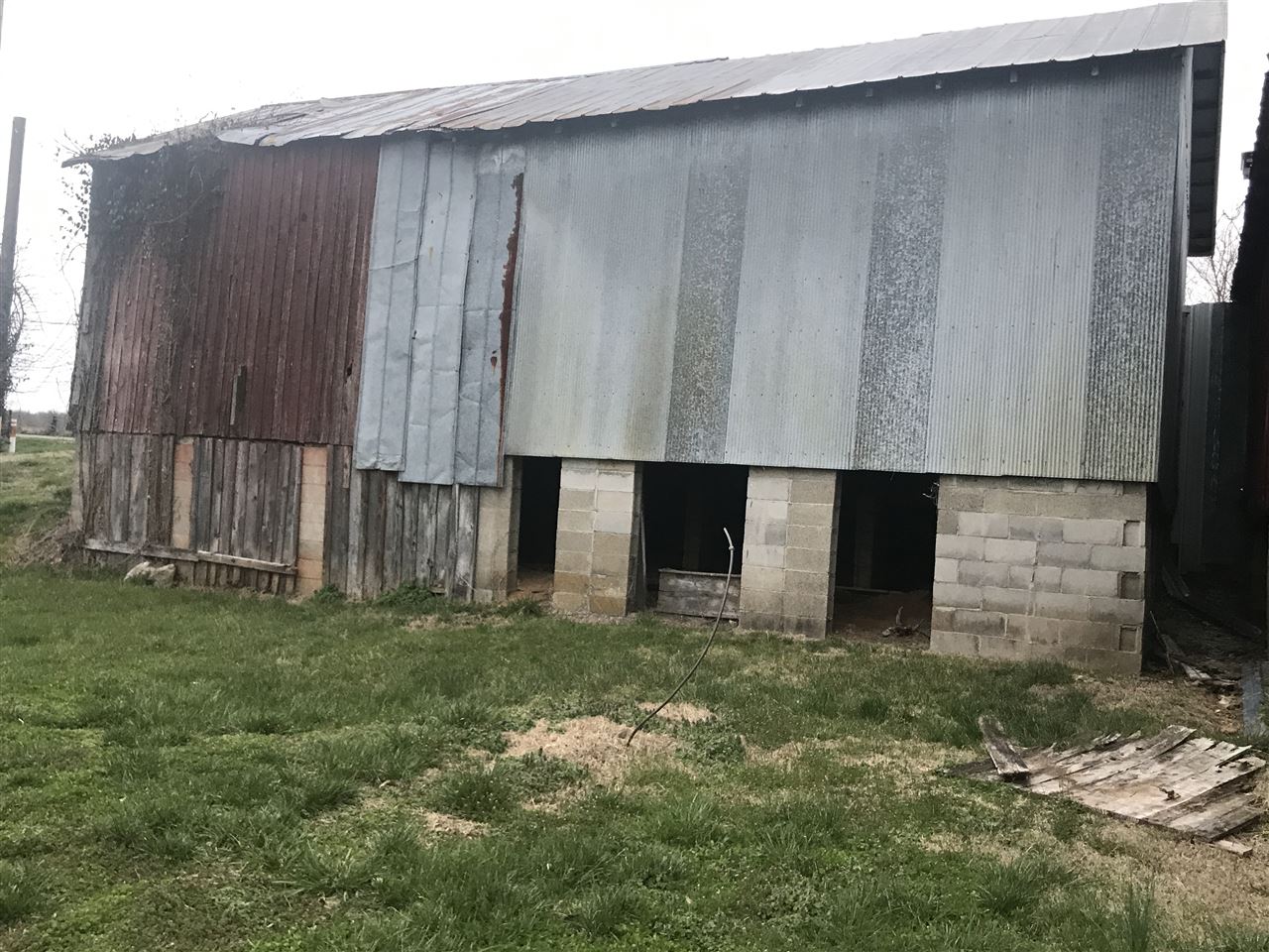 Listing Picture 5112 Jackson Highway Horse Cave, KY 42749 MLS HK10042745