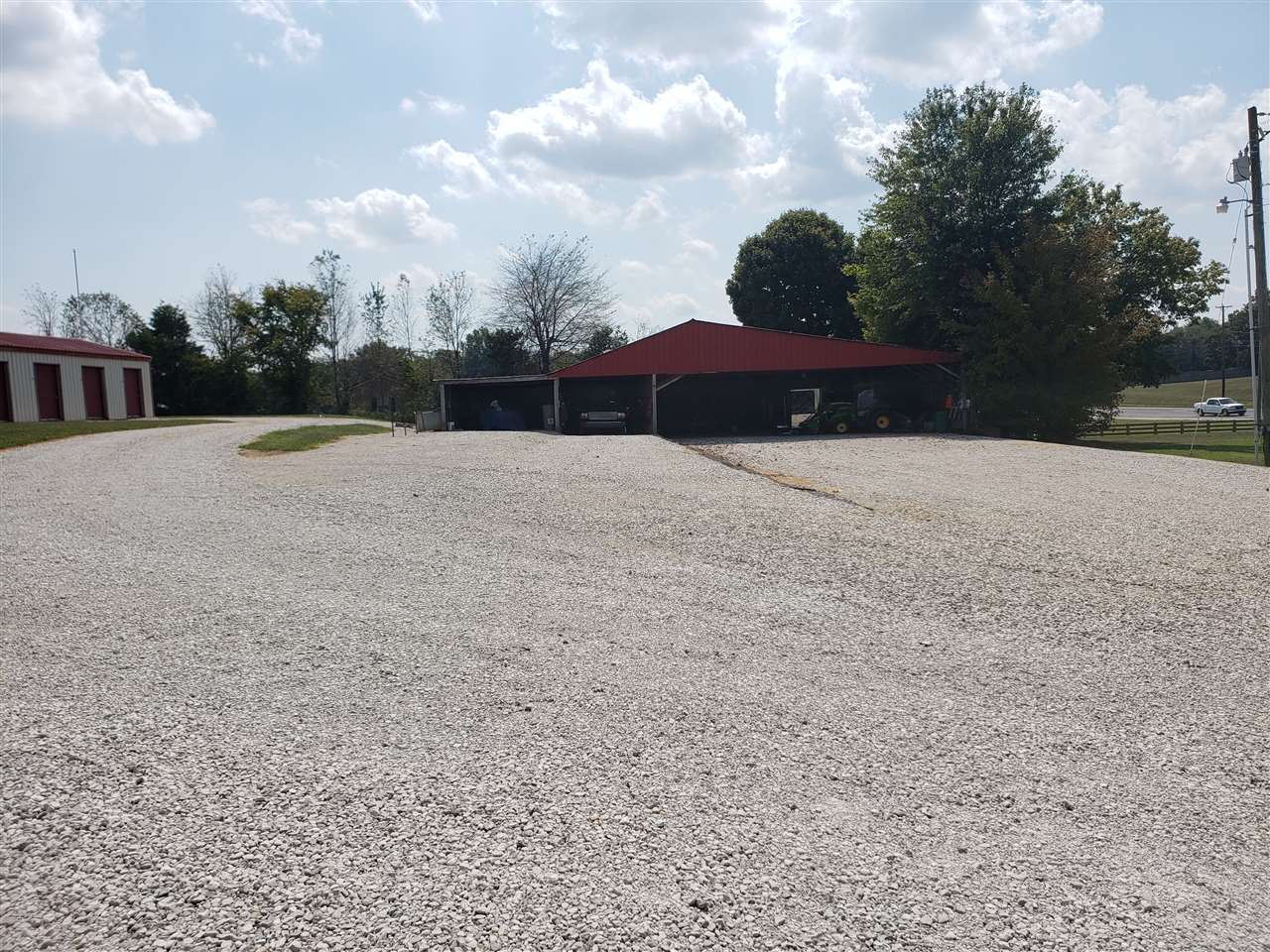 Listing Picture 2046 Lincoln Farm Road Hodgenville, KY 42748 MLS HK10049834