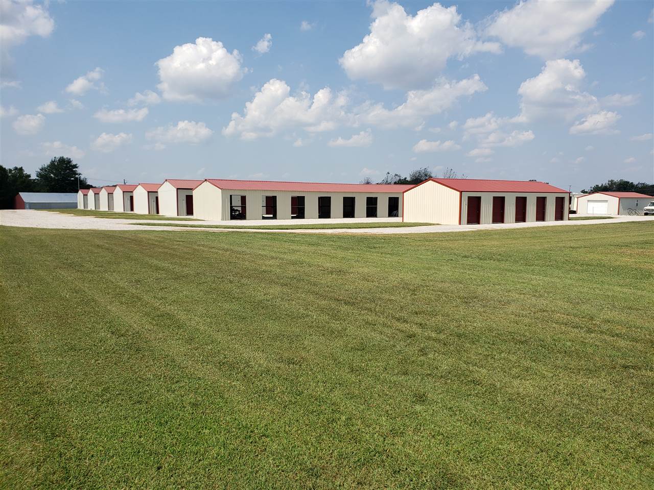 Listing Picture 2046 Lincoln Farm Road Hodgenville, KY 42748 MLS HK10049834