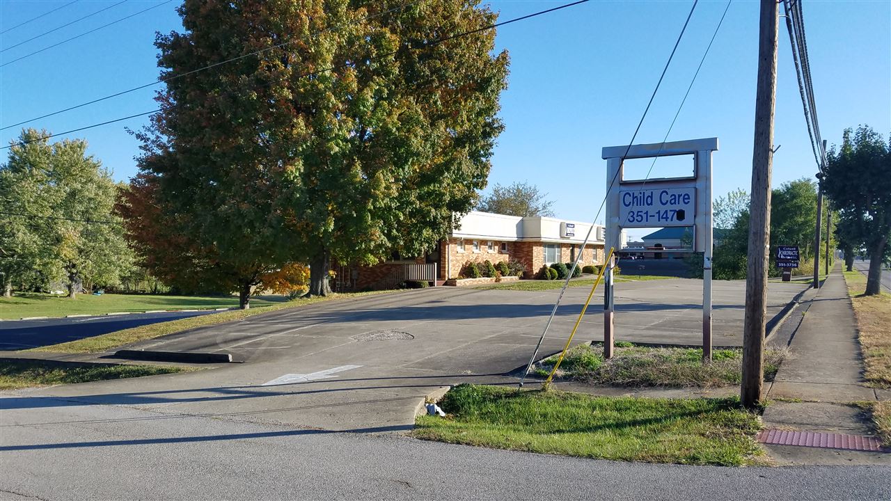 Listing Picture 815 W Lincoln Trail Boulevard Radcliff, KY 40160 MLS HK10050572