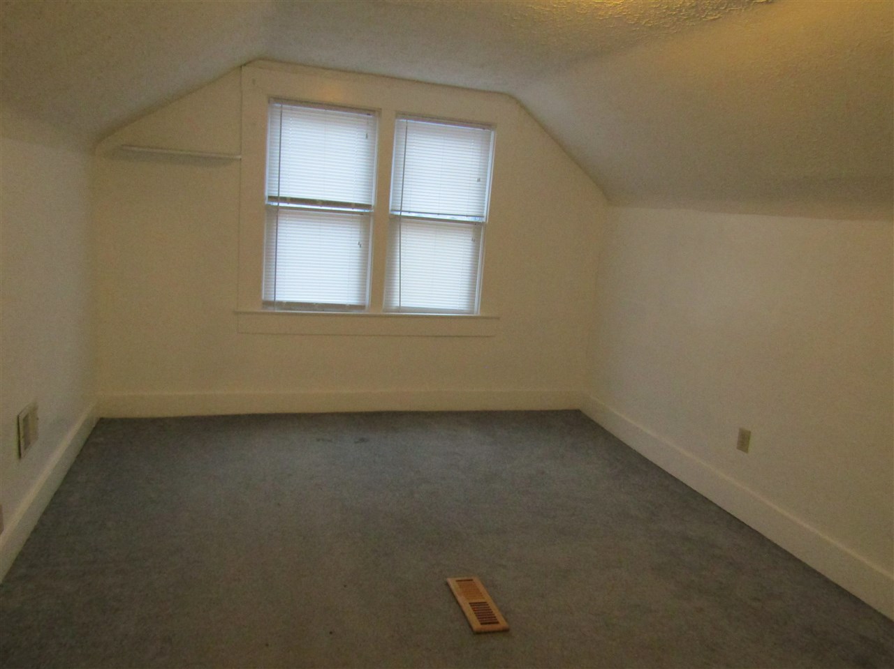 Listing Picture 109 Highland Avenue Vine Grove, KY 40175 MLS HK10051374