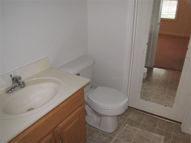 Listing Picture 102 B Cottage Circle Elizabethtown, KY 42701 MLS HK10010447