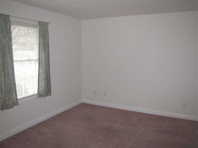 Listing Picture 102 B Cottage Circle Elizabethtown, KY 42701 MLS HK10010447