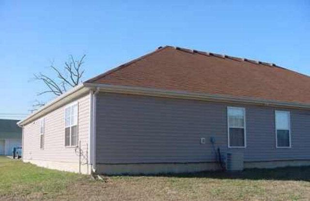 Listing Picture 128-130 Clover Court Radcliff, KY 40160 MLS HK10012792