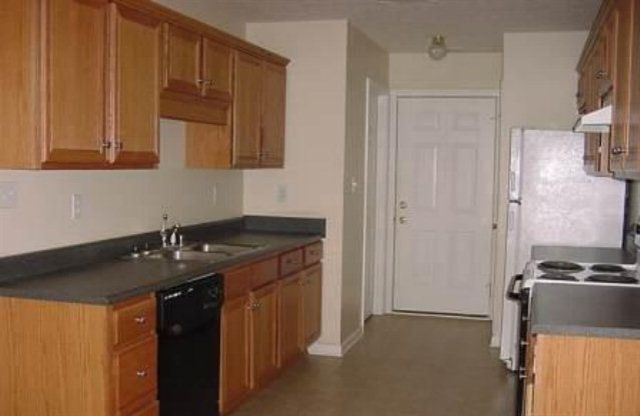 Listing Picture 128-130 Clover Court Radcliff, KY 40160 MLS HK10012792