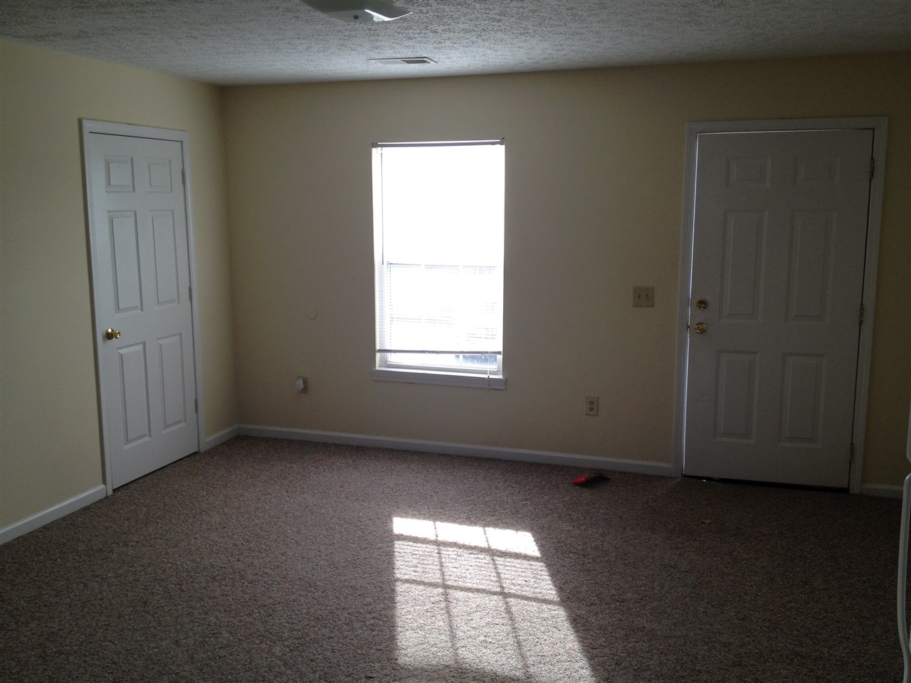 Listing Picture 660 Westport Road Elizabethtown, KY 42701 MLS HK10043932