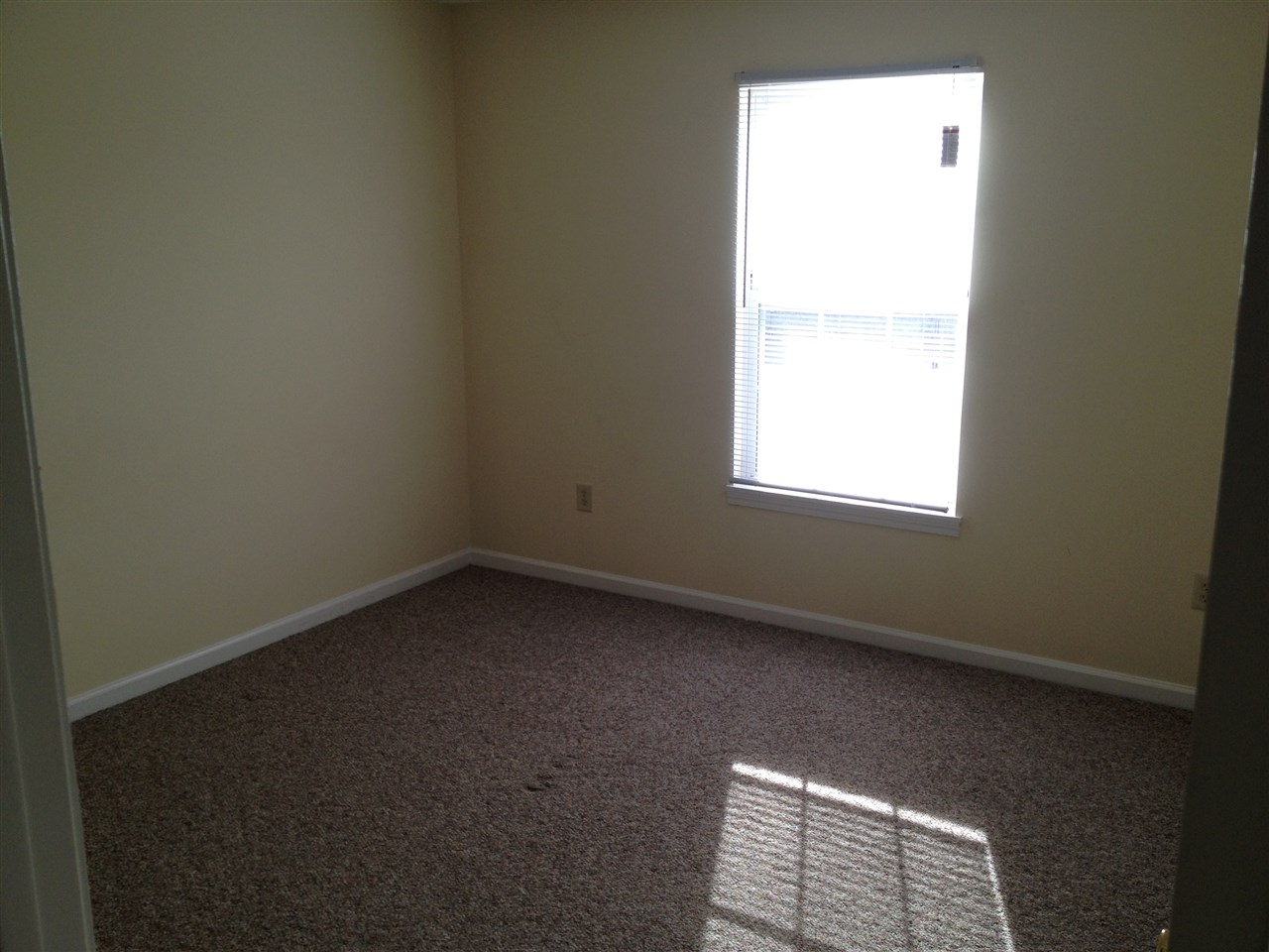 Listing Picture 660 Westport Road Elizabethtown, KY 42701 MLS HK10043932