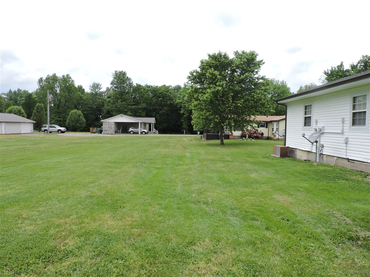 Listing Picture 2067 Spann Lane Paducah, KY 42003 MLS HK10050065