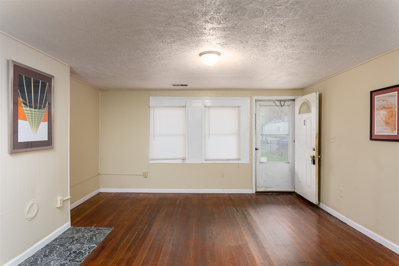 Listing Picture 2922 Bank Street Louisville, KY 40212 MLS HK10050523