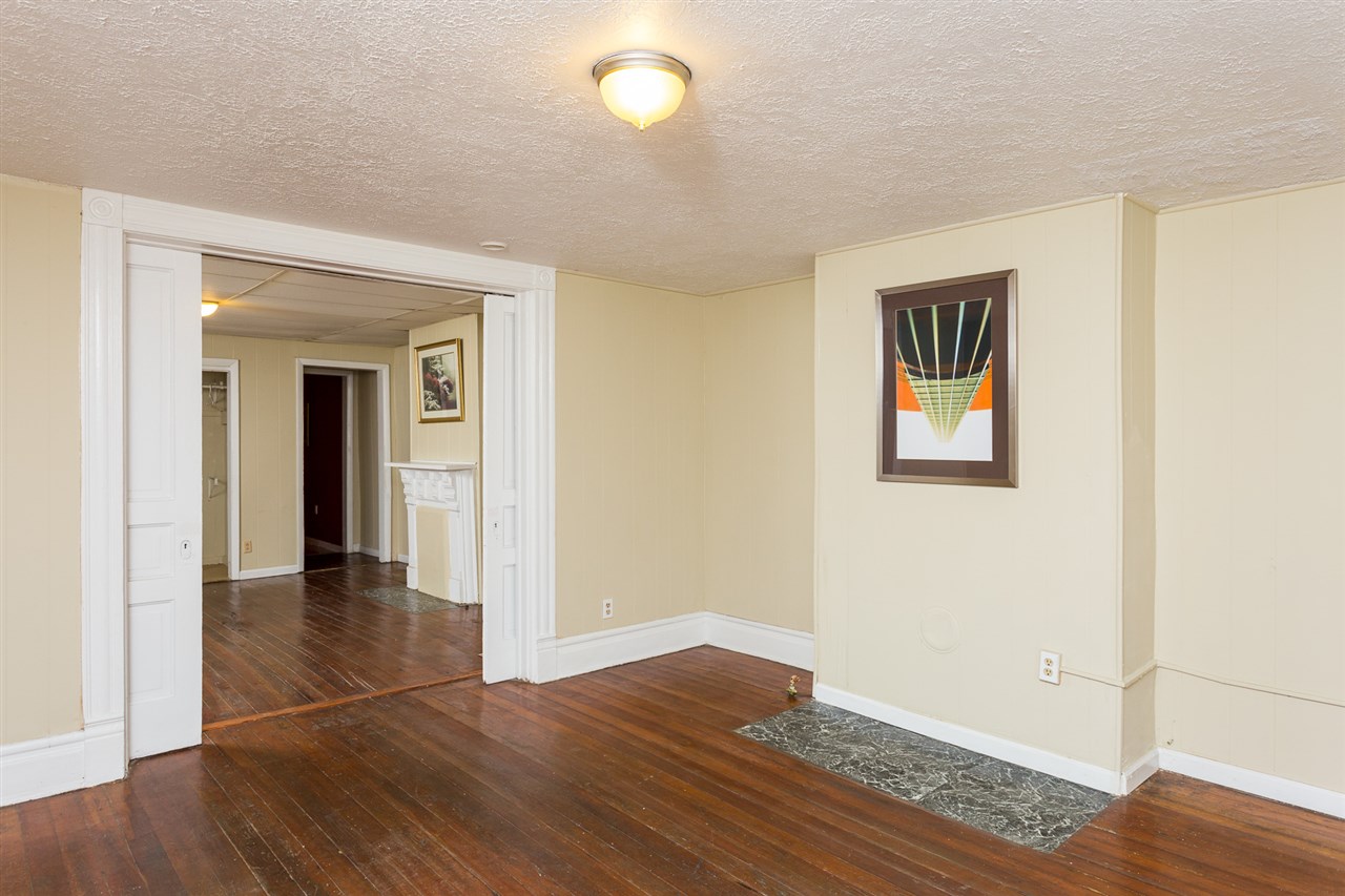 Listing Picture 2922 Bank Street Louisville, KY 40212 MLS HK10050523