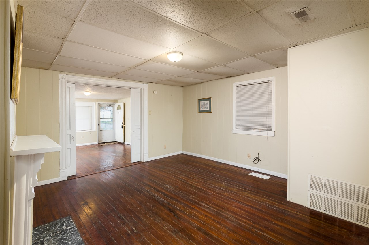 Listing Picture 2922 Bank Street Louisville, KY 40212 MLS HK10050523