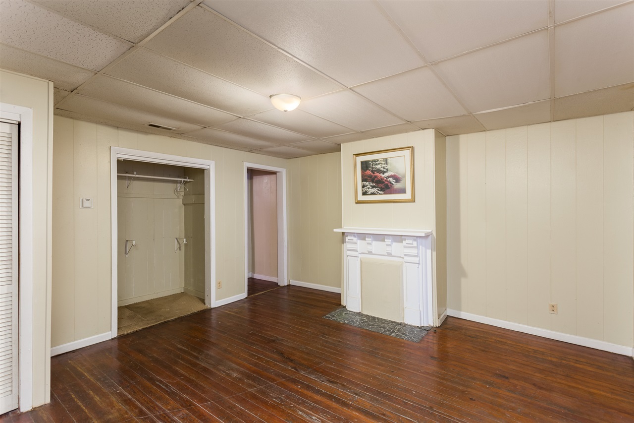 Listing Picture 2922 Bank Street Louisville, KY 40212 MLS HK10050523