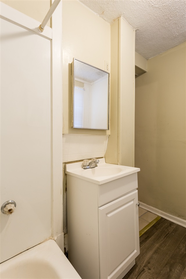 Listing Picture 2922 Bank Street Louisville, KY 40212 MLS HK10050523