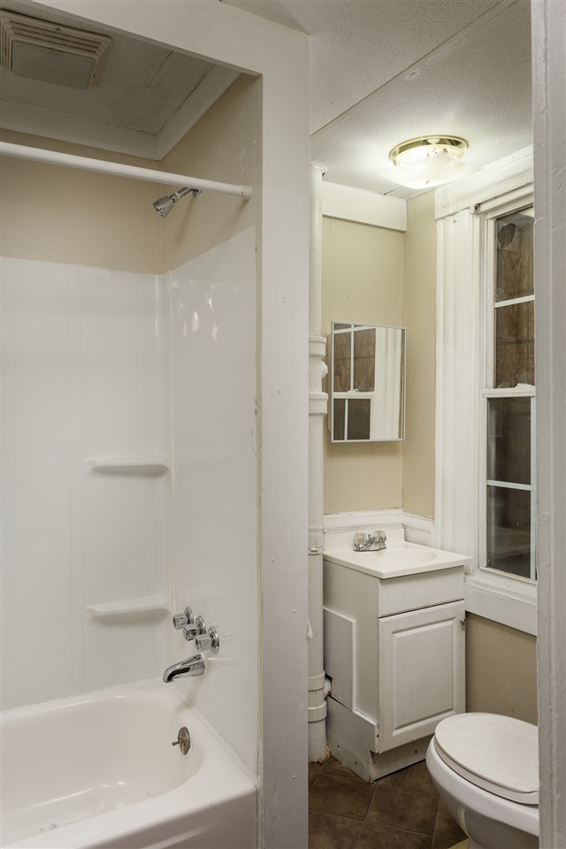 Listing Picture 2922 Bank Street Louisville, KY 40212 MLS HK10050523