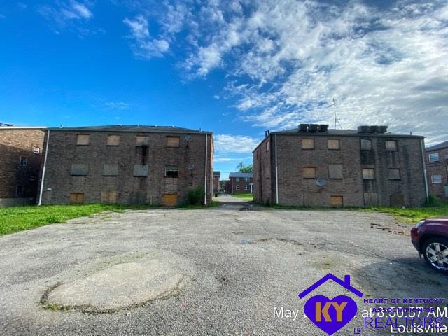 Listing Picture 1702-1704 Layfayette Drive Louisville, KY 40215 MLS HK10052773