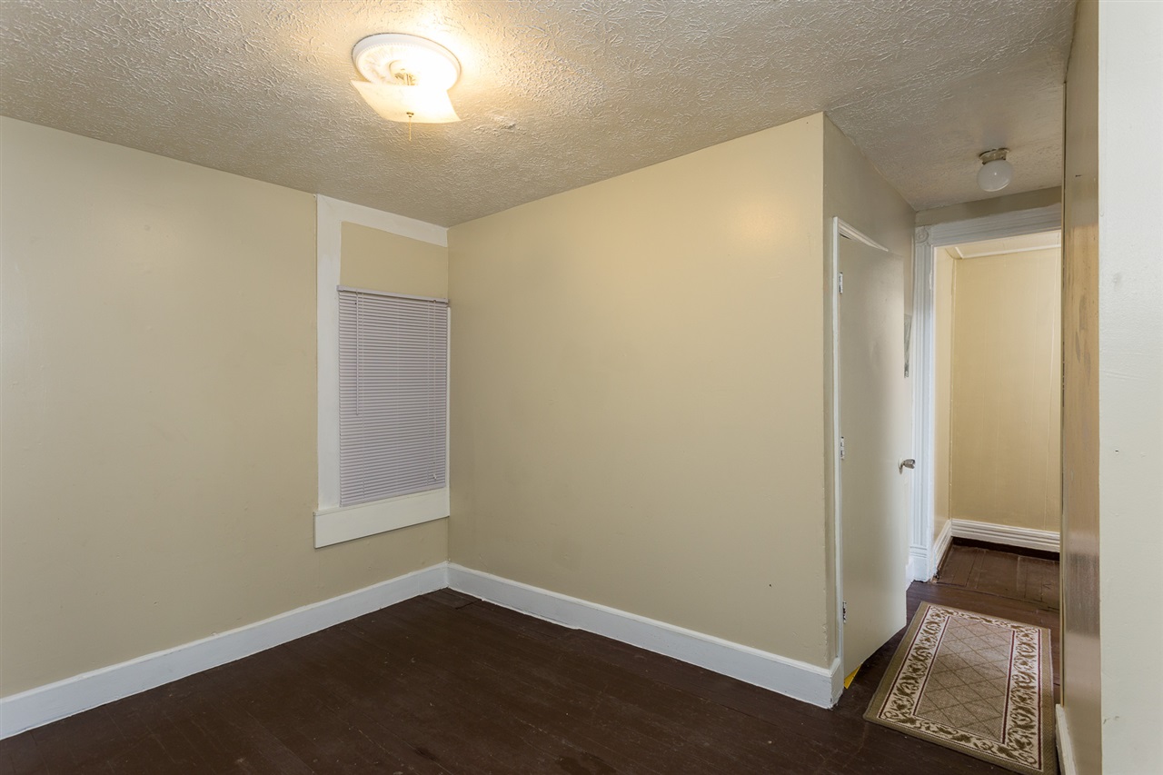 Listing Picture 100 N 26th Street Louisville, KY 40212 MLS HK10049573