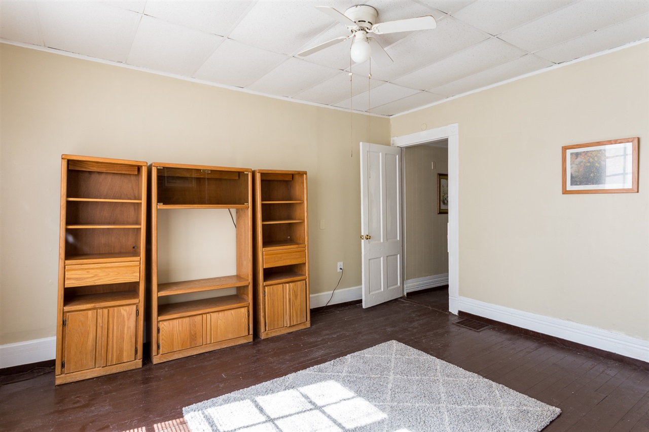 Listing Picture 100 N 26th Street Louisville, KY 40212 MLS HK10049573