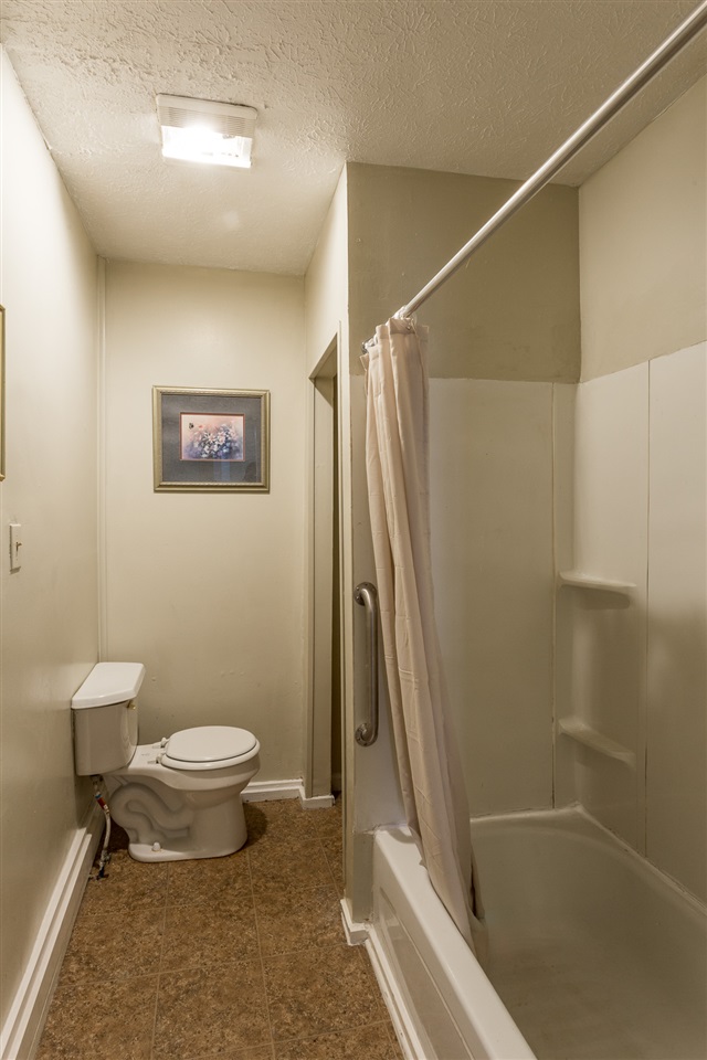 Listing Picture 100 N 26th Street Louisville, KY 40212 MLS HK10049573