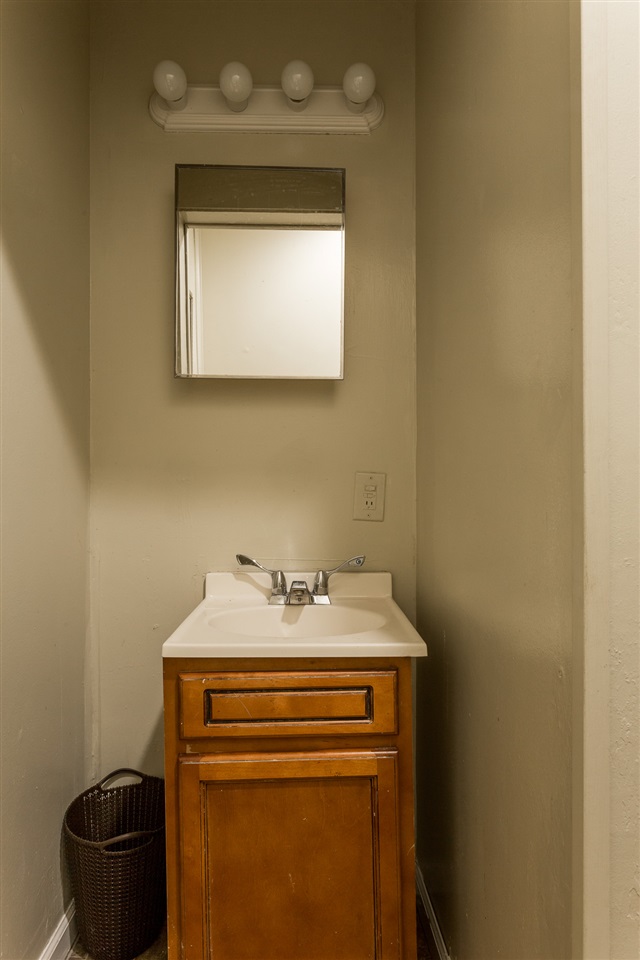 Listing Picture 100 N 26th Street Louisville, KY 40212 MLS HK10049573